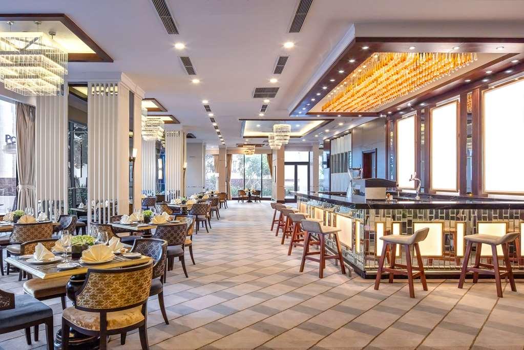 Hotel Melia Vinpearl Nha Trang Empire Restaurace fotografie